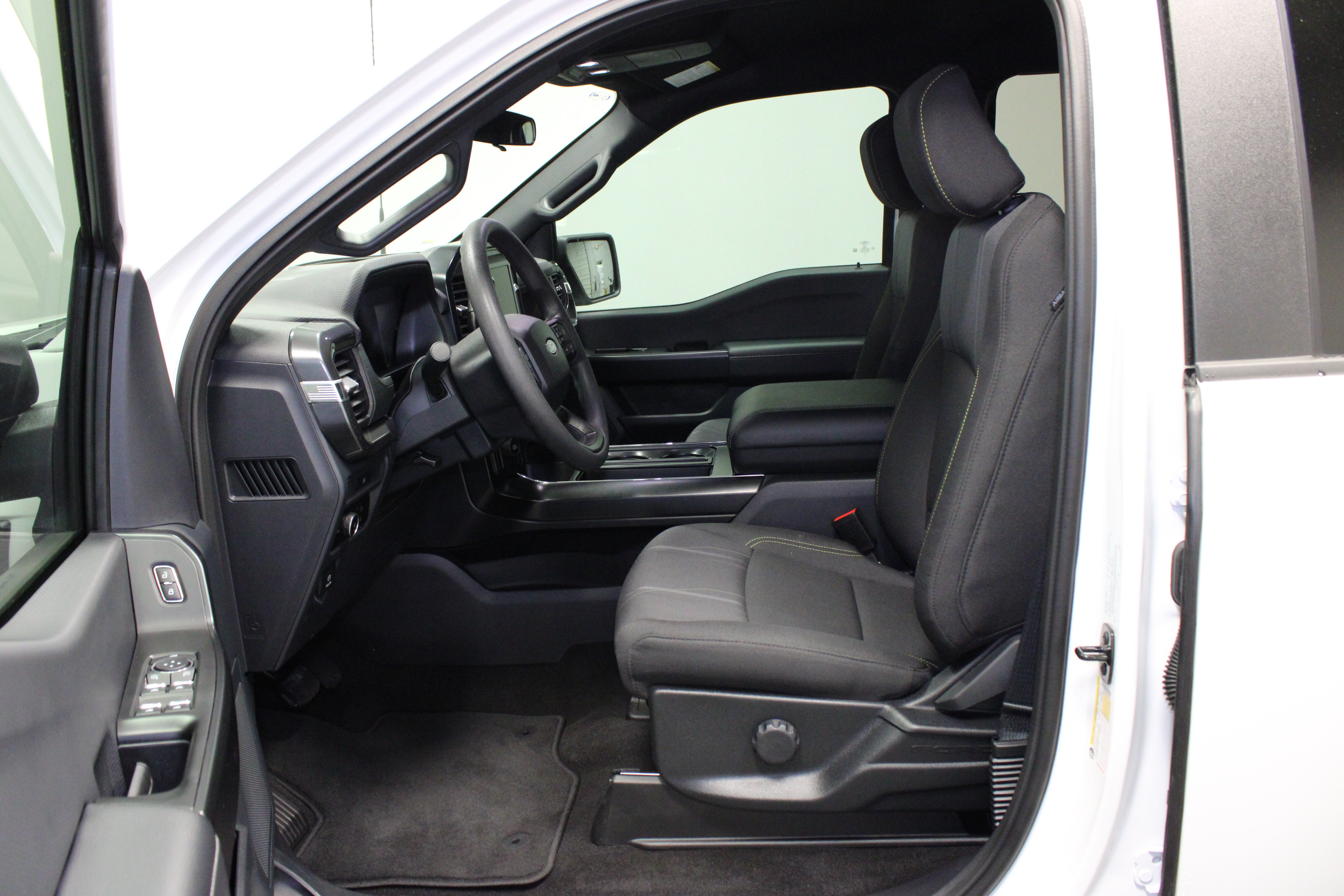 Used 2025 Ford F150 STX w/ Equipment Group 200A RWD image 19