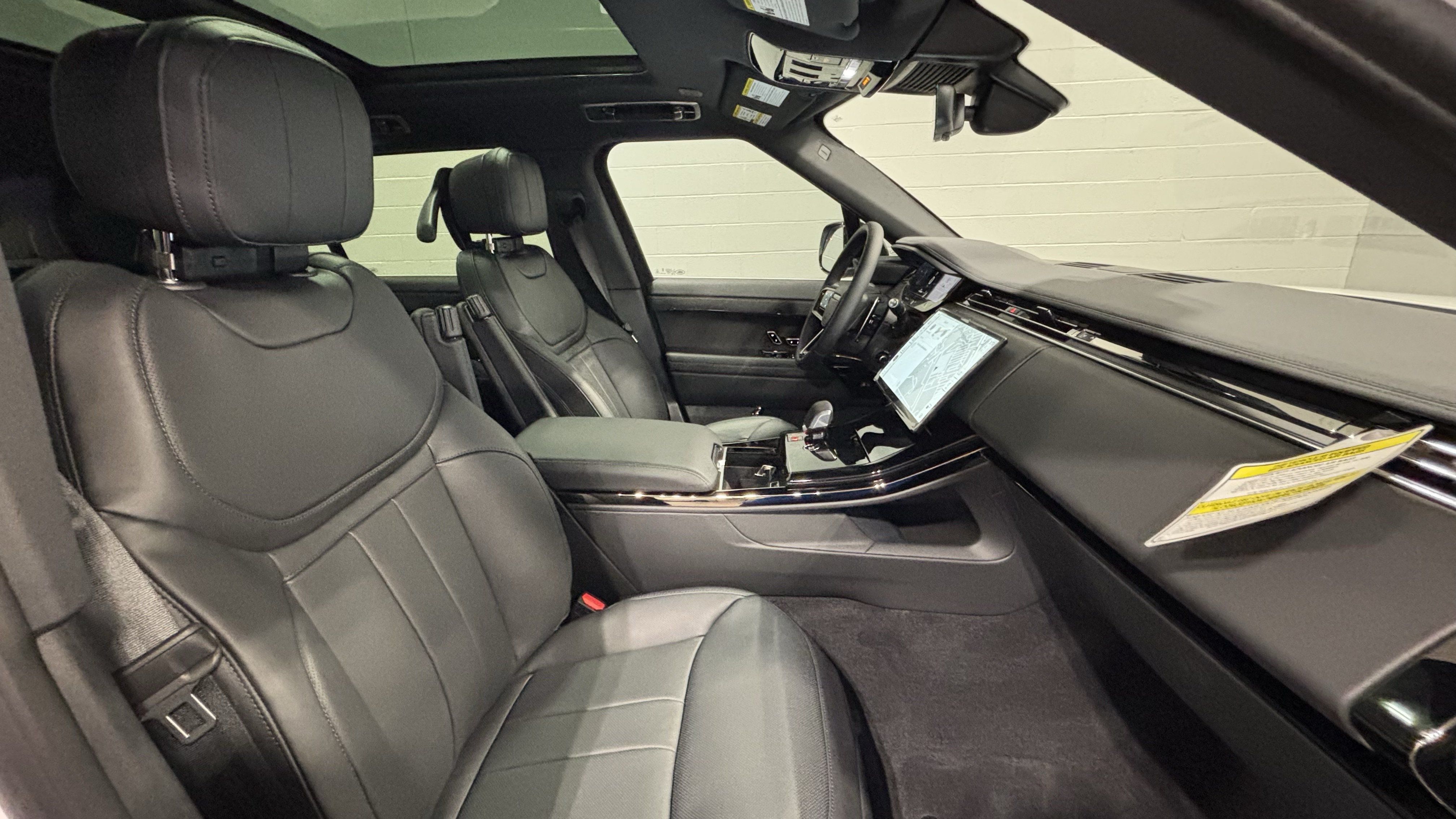 New 2026 Land Rover Range Rover Sport Dynamic SE AWD/4WD image 14
