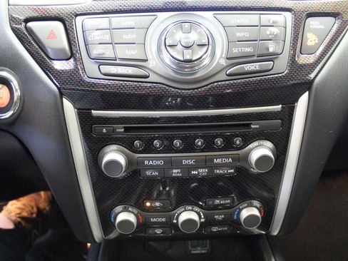 Used 2019 Nissan Pathfinder SL image 18