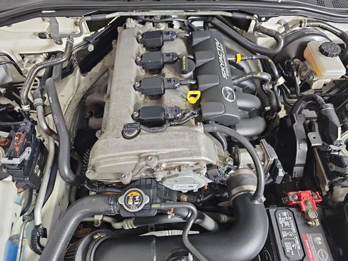 Used 2018 MAZDA MX-5 Miata Grand Touring RWD image 25