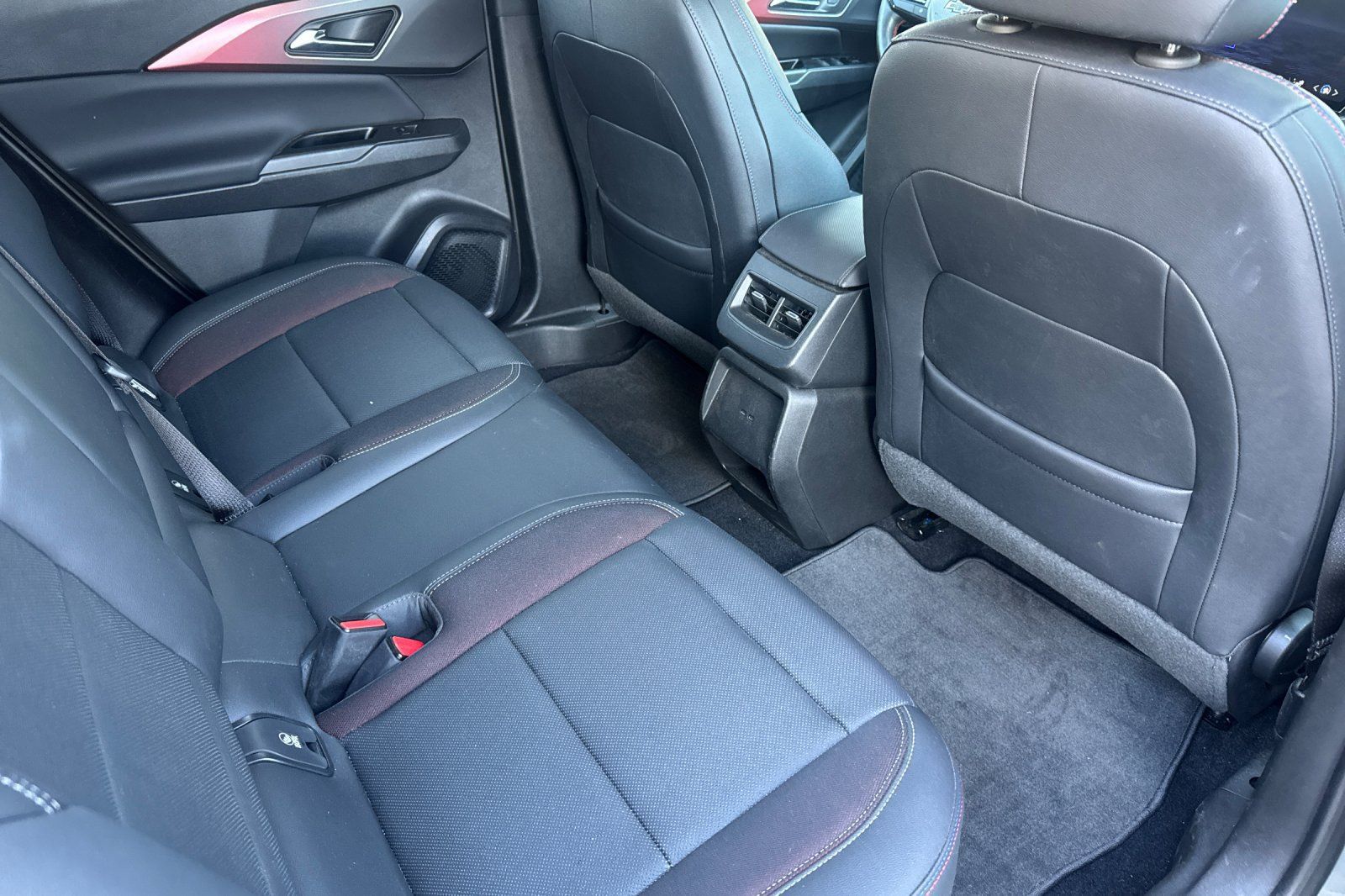 Used 2024 Chevrolet Equinox EV RS FWD image 19