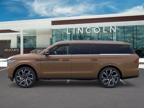 New 2026 Lincoln Navigator L Black Label AWD/4WD image 3