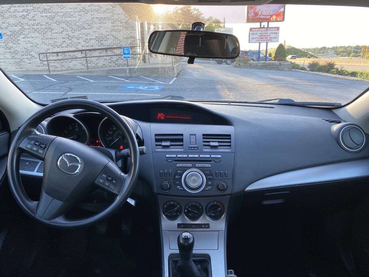 Used 2011 MAZDA MAZDA3 i Touring FWD image 21