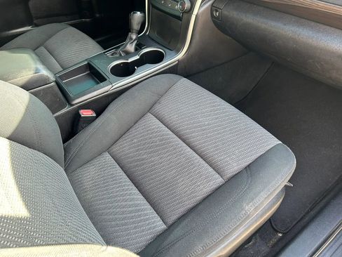 Used 2016 Toyota Camry LE FWD image 14