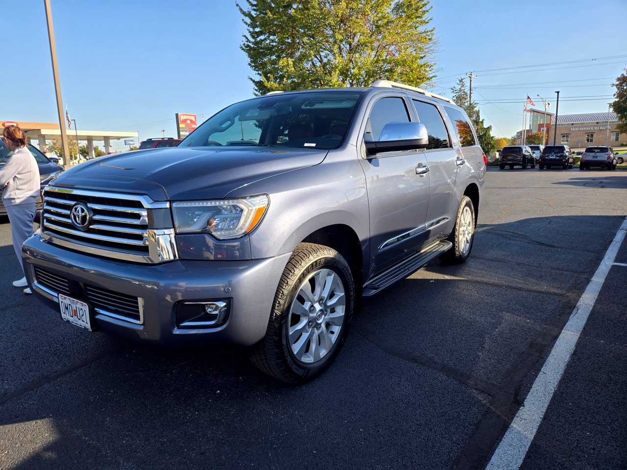 Used 2022 Toyota Sequoia Platinum AWD/4WD image 1