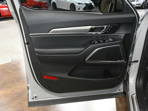 Used 2022 Kia Telluride SX w/ SX Prestige Package image 41