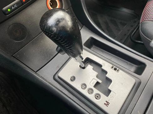 Used 2005 MAZDA MAZDA3 s w/ Moonroof & 6-CD Pkg image 15