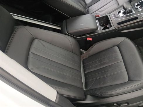 Used 2020 Audi Q5 e Premium Plus w/ Premium Plus Package image 25