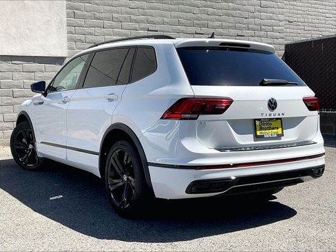 Certified 2023 Volkswagen Tiguan SE R-Line FWD image 9