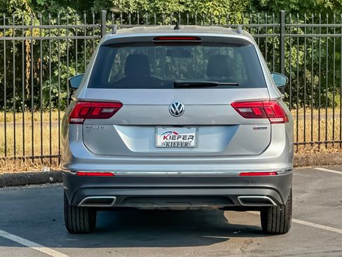 Used 2020 Volkswagen Tiguan SE AWD/4WD image 4