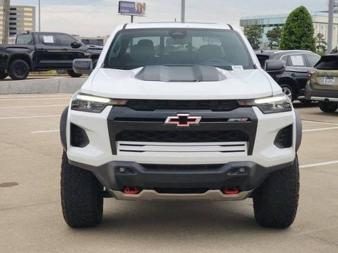 Used 2023 Chevrolet Colorado ZR2 AWD/4WD image 2