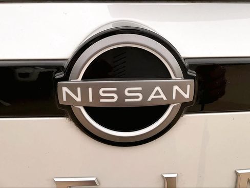 Used 2025 Nissan Pathfinder Platinum w/ Cargo Package FWD image 31