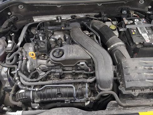 Used 2023 Volkswagen Taos SE image 31