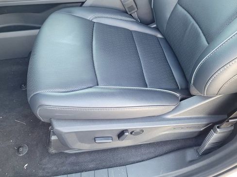 New 2025 Ford F150 Lariat w/ Equipment Group 501A Mid image 9