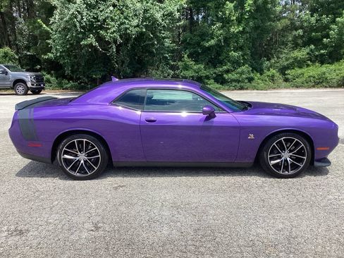 Used 2016 Dodge Challenger R/T Scat Pack w/ Leather Interior Group RWD image 6