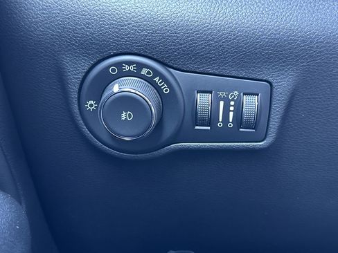 New 2026 Jeep Compass Latitude image 12