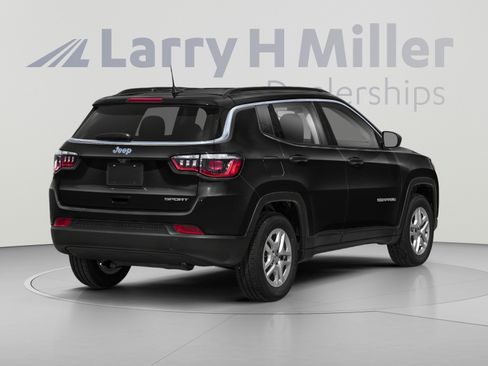 Used 2020 Jeep Compass Limited w/ Luxury Seat Group AWD/4WD image 2
