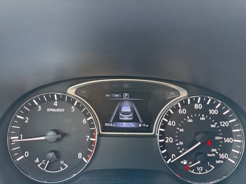 Used 2019 Nissan Pathfinder Platinum AWD/4WD image 40