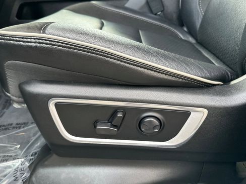 Used 2023 RAM 1500 Laramie image 13