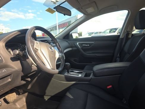 Used 2017 Nissan Altima 2.5 SR FWD image 19