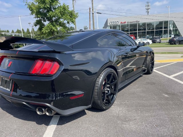 Used 2018 Ford Mustang Shelby GT350R w/ GT350R Equipment Group 920A RWD image 56