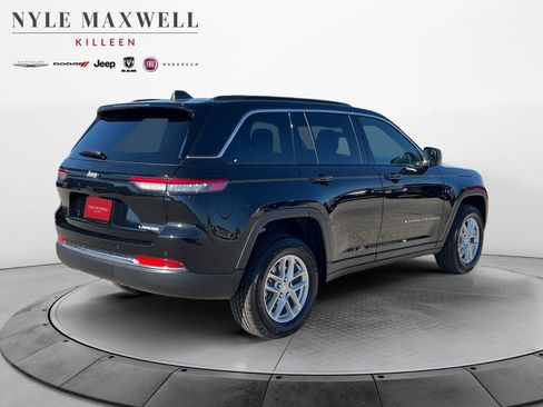 New 2025 Jeep Grand Cherokee Laredo image 16