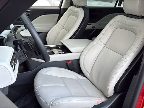 New 2026 Lincoln Aviator Reserve image 17