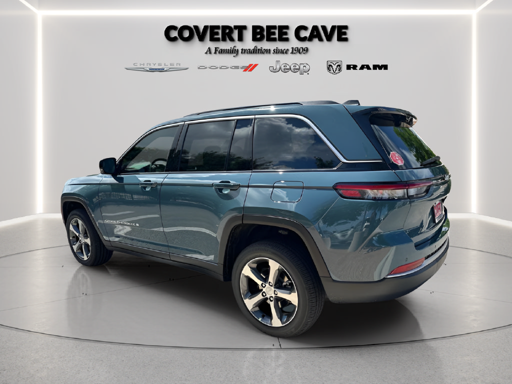 New 2026 Jeep Grand Cherokee Limited w/ Luxury Tech Group II RWD image 12
