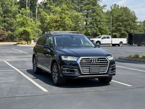 Used 2017 Audi Q7 3.0T Prestige AWD/4WD image 1