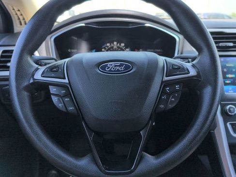 Used 2020 Ford Fusion SE FWD image 20