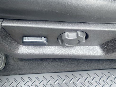 Used 2010 Ford F150 Raptor image 12