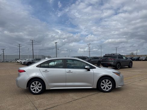 Used 2022 Toyota Corolla LE image 23