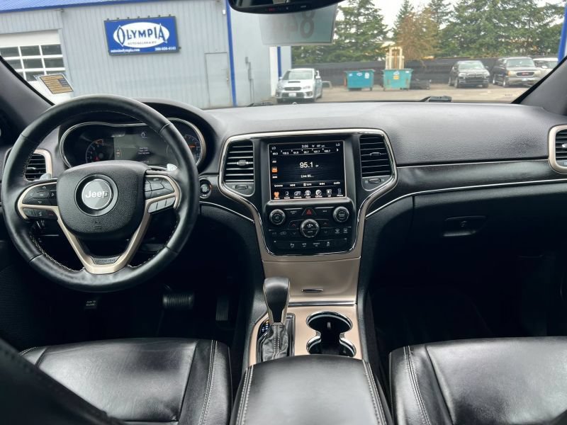 Used 2017 Jeep Grand Cherokee Limited w/ Trailer Tow Group IV AWD/4WD image 12