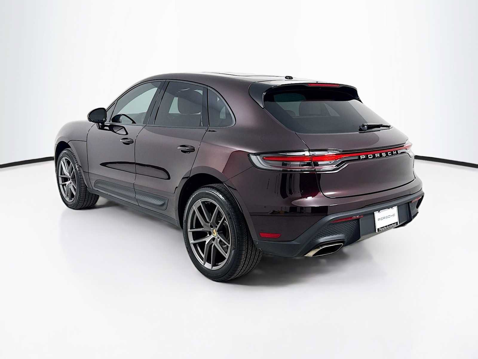 Certified 2026 Porsche Macan AWD/4WD image 3