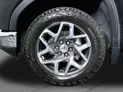 Used 2023 GMC Sierra 1500 SLT AWD/4WD image 10