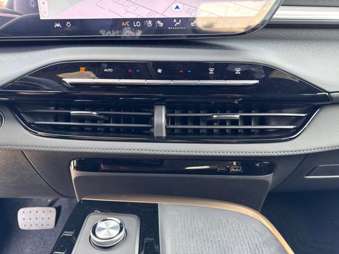 Used 2026 Buick Enclave Avenir w/ Super Cruise Package image 34