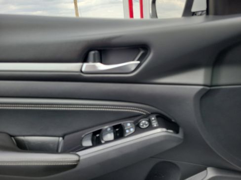 Certified 2020 Nissan Altima 2.5 SV AWD/4WD image 17