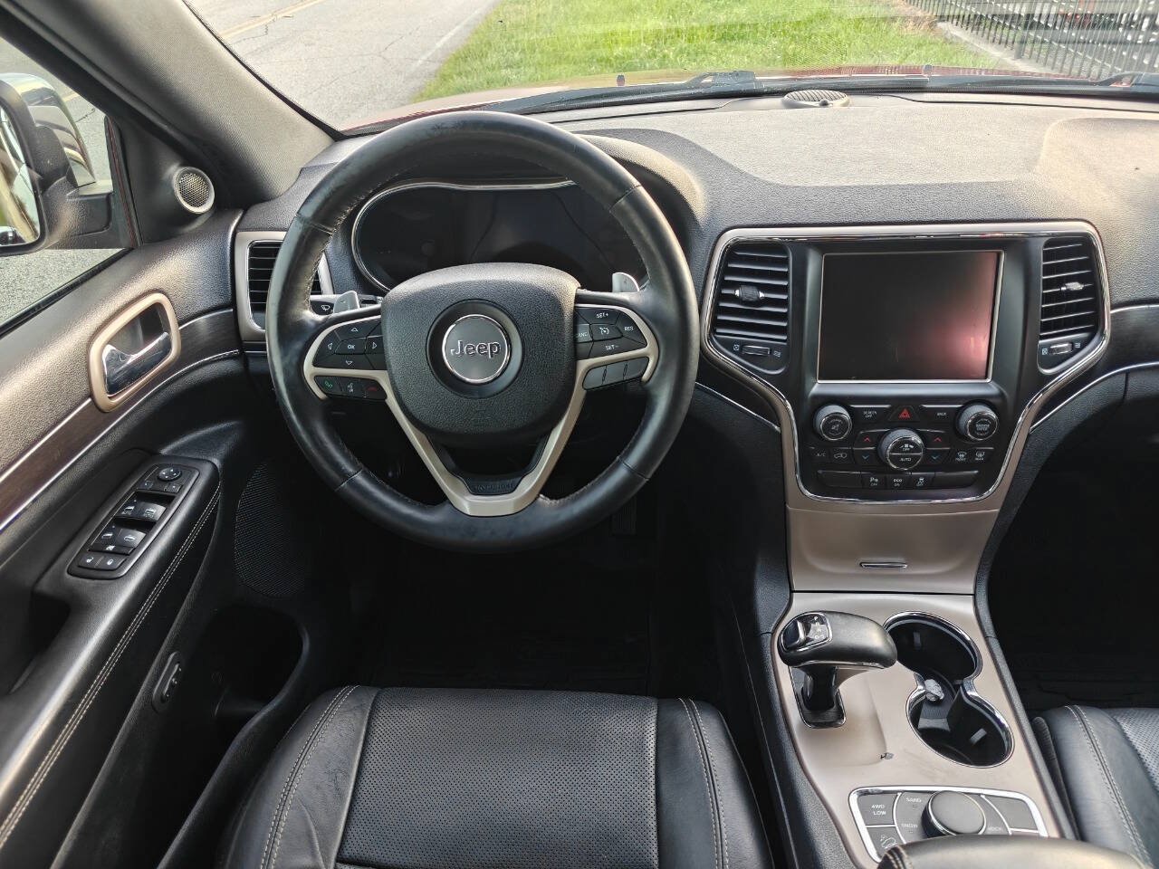 Used 2014 Jeep Grand Cherokee Limited w/ Luxury Group II AWD/4WD image 21