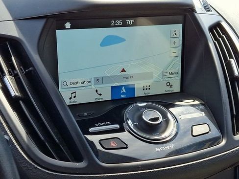 Used 2017 Ford Escape Titanium image 3