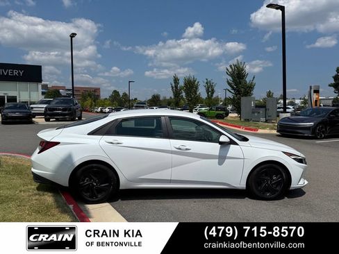 Used 2023 Hyundai Elantra SEL FWD image 8