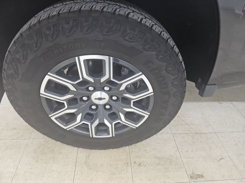 Used 2023 Chevrolet Colorado Z71 w/ Z71 Convenience Package 2 image 23