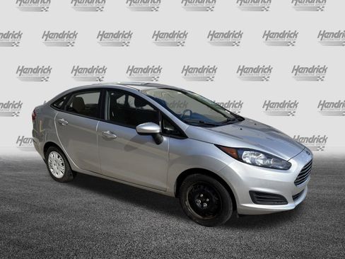 Used 2018 Ford Fiesta S image 2