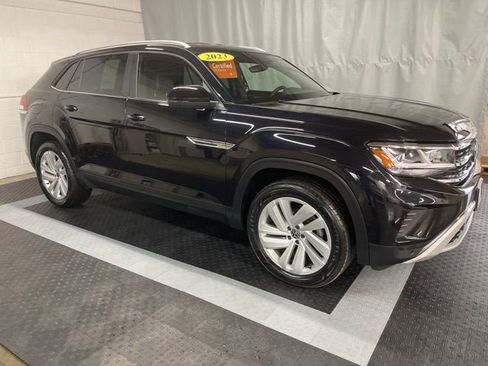 Certified 2023 Volkswagen Atlas Cross Sport SE image 2