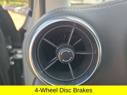 Used 2025 Chevrolet Blazer LT AWD/4WD image 38