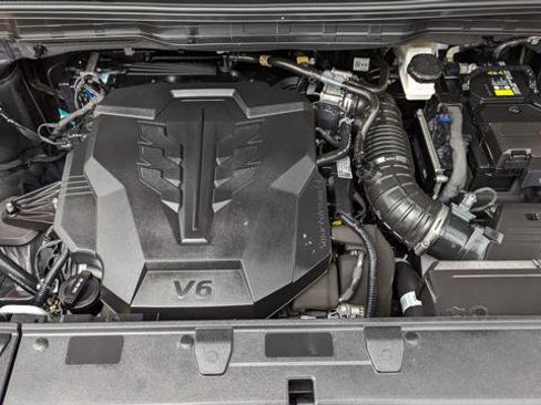 Used 2025 Kia Carnival image 31