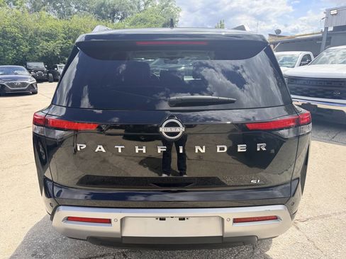Used 2025 Nissan Pathfinder SL FWD image 6