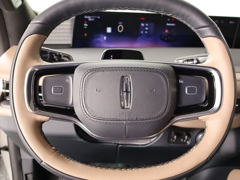 New 2026 Lincoln Navigator Black Label AWD/4WD image 3
