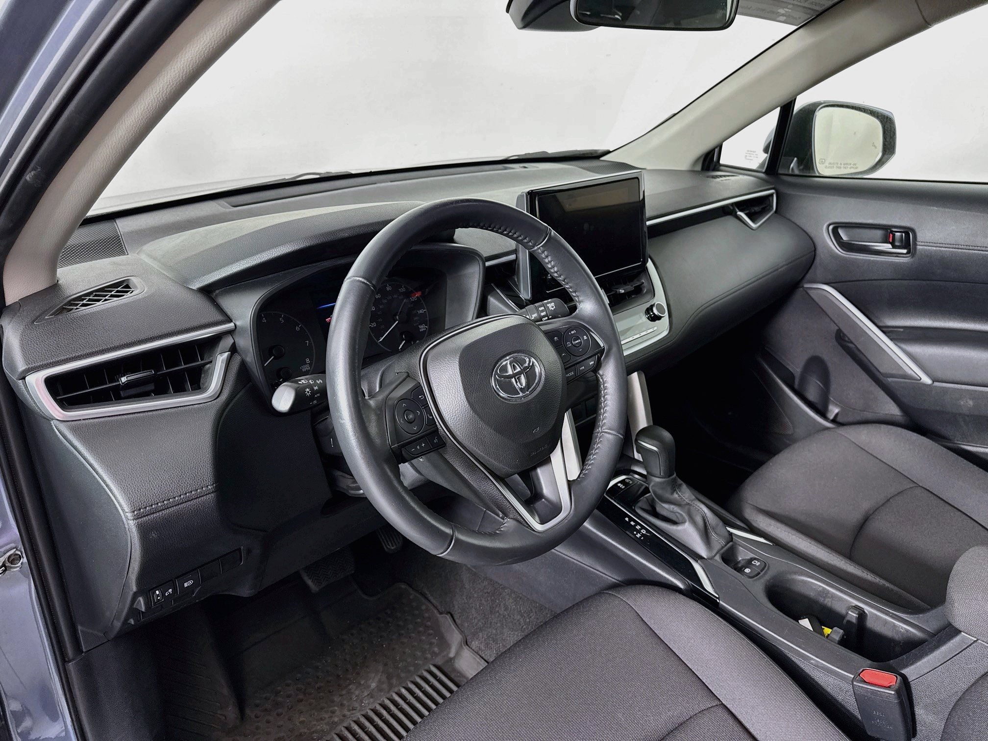 Certified 2024 Toyota Corolla Cross LE AWD/4WD image 9
