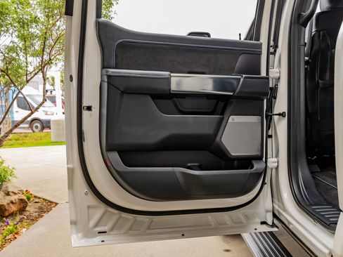 Used 2024 Ford F150 Platinum image 39