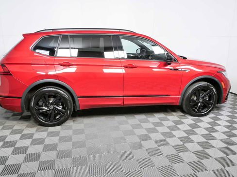 Used 2024 Volkswagen Tiguan SE R-Line image 3